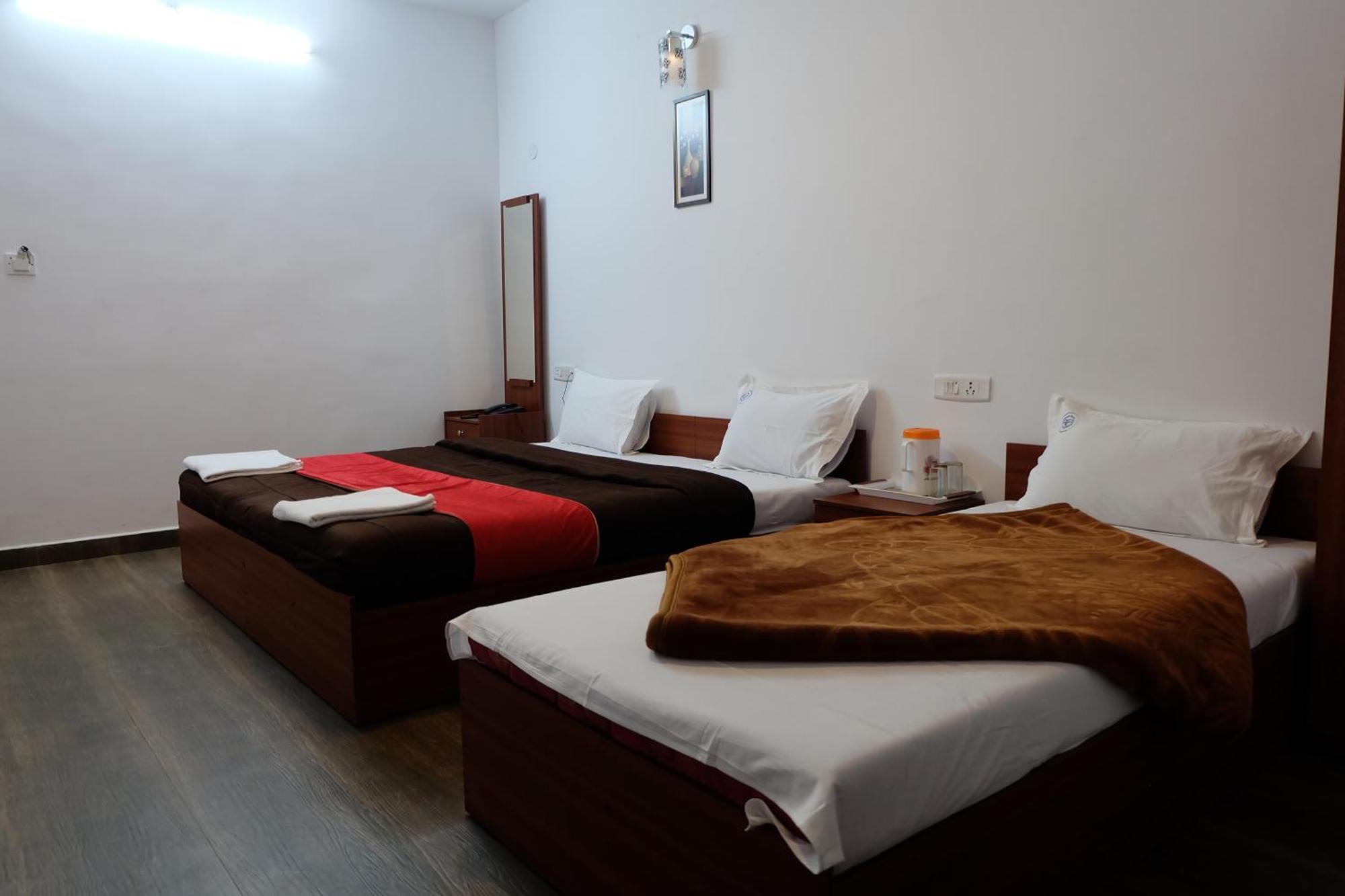 Rosepark Residency Hotel Ооти Екстериор снимка