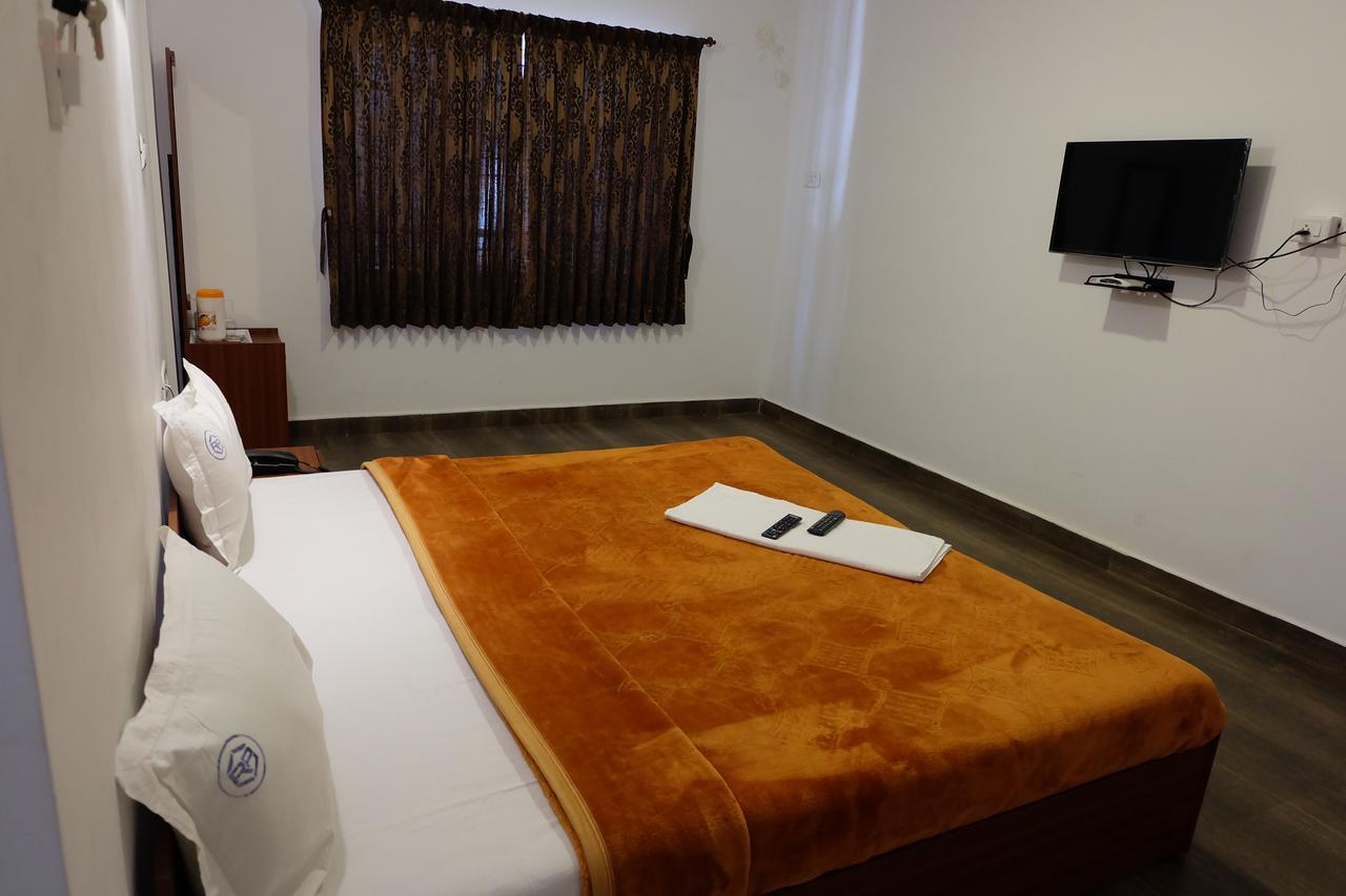 Rosepark Residency Hotel Ооти Екстериор снимка