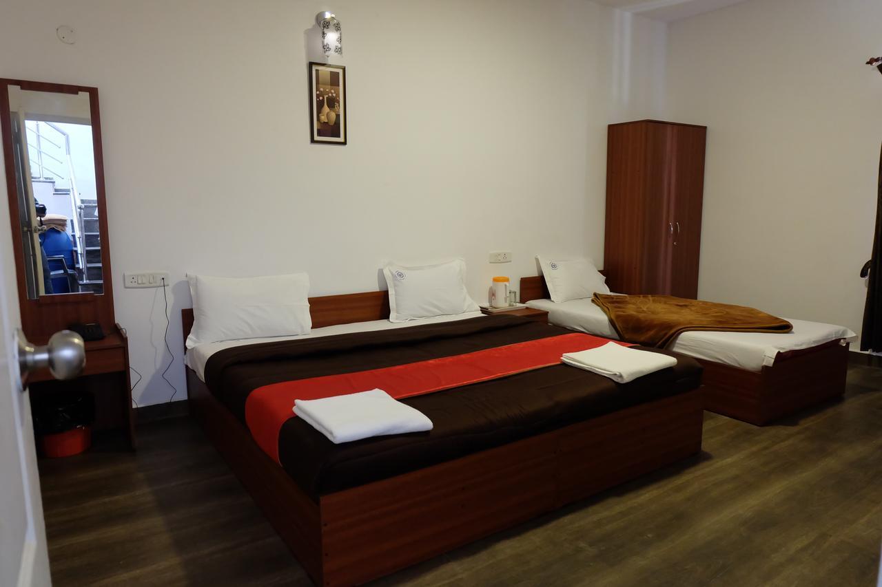 Rosepark Residency Hotel Ооти Екстериор снимка